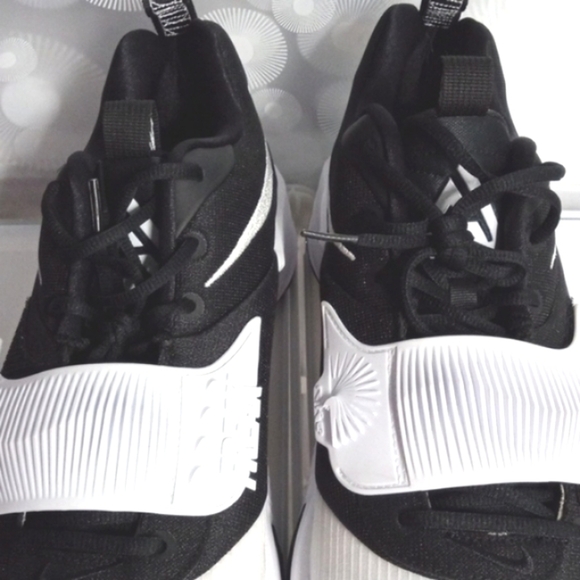 NIKE ZOOM FREAKS 3 TB PROMO BLACK WHITE LOW TOP BASKETBALL SNEAKERS SIZE 16 NWOT - Picture 2 of 7